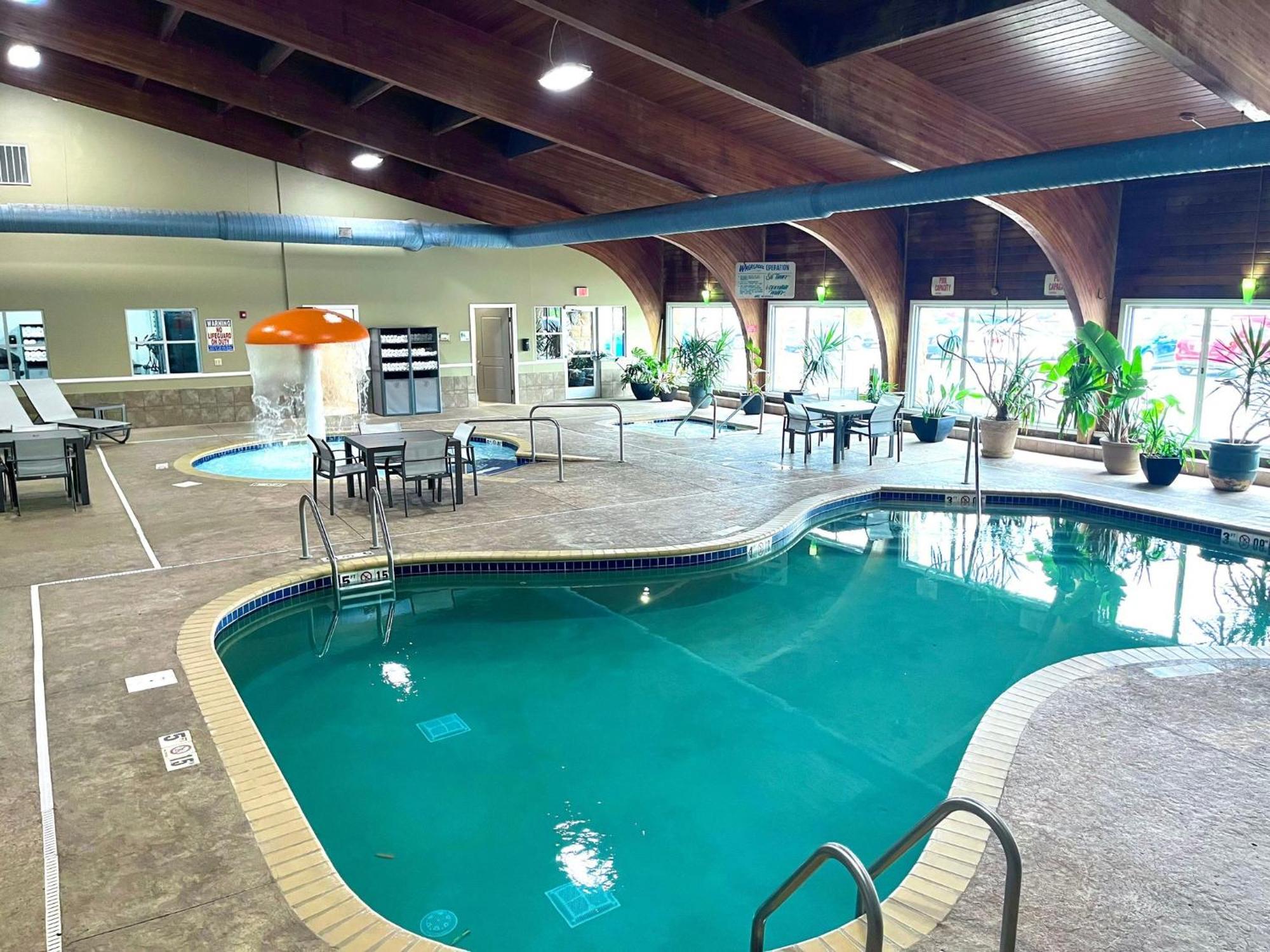 Holiday Inn Detroit Lakes By Ihg Exterior foto